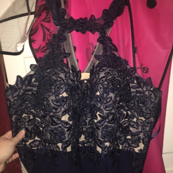 Faviana prom dress - Picture 3 of 6